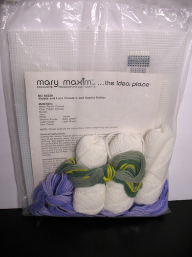MARY MAXIM PLÁSTICO LONA PUNTA DE AGUJA VIOLETAS Y ENCAJE SERVILLETERO POSAVASOS NUEVO - Imagen 2 de 4