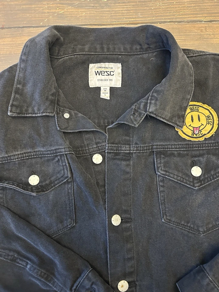 Chaqueta de mezclilla Conspiracy WESC unisex negra cara sonriente camionero para hombre m mujer’s L Foto 4 de 4