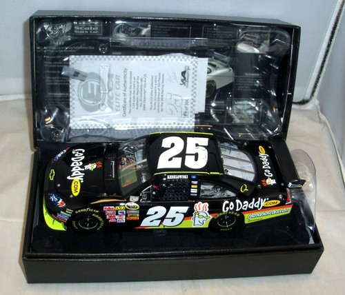 1:24 2008 RCCA ACTION ELITE #25 GODADDY.COM BRAD KESELOWSKI AUTOGRAPHED 1/300 - Picture 1 of 5
