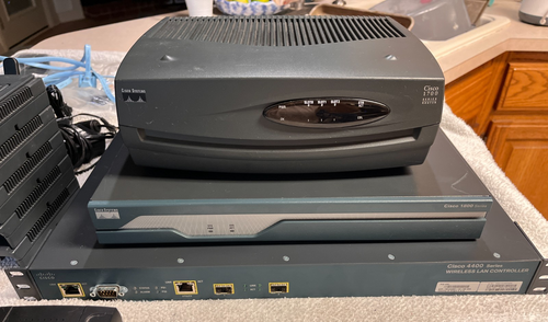 Cisco Network Equipment Lot WLC4402, 1841, 1751 Routers, Switches, WAP, Injector - Afbeelding 17 van 18
