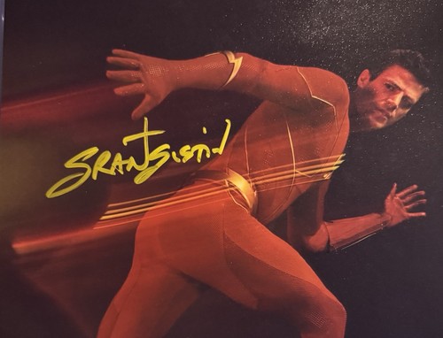Grant Gustin signed Autogramm 8x10 Foto The Flash Superhero sexy