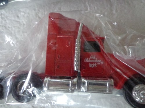 Remolque de cerveza ligera Milwaukee antiguo tractor fundido a presión 1/64 ERTL - Imagen 3 de 4