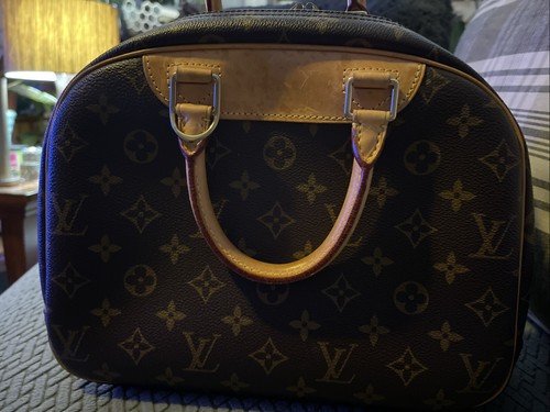 Louis Vuitton Monogram Deauville Handbag - Picture 11 of 12