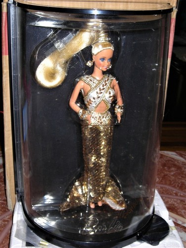 BOB MACKIE BARBIE DORADO EN SU PROPIO ESTUCHE DE EXHIBICIÓN Y REMITENTE ORIGINAL. RARO - Imagen 4 de 9
