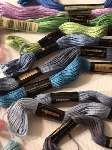 Vintage Lot 46 Skeins Embroidery Floss Thread Various Colors Brands J&P Coats - Picture 5 of 6