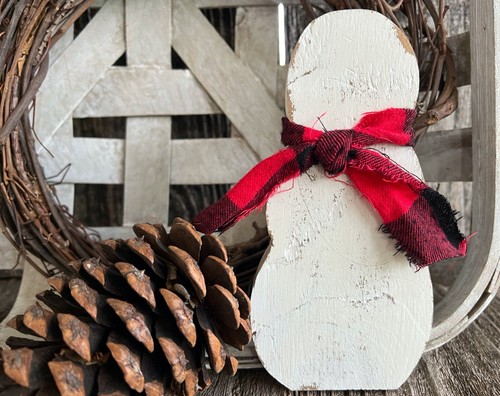 Christmas Tiered Tray SNOWMAN Rustic Wood Farmhouse Shelf Decor Checked Scarf HP - Picture 3 of 7