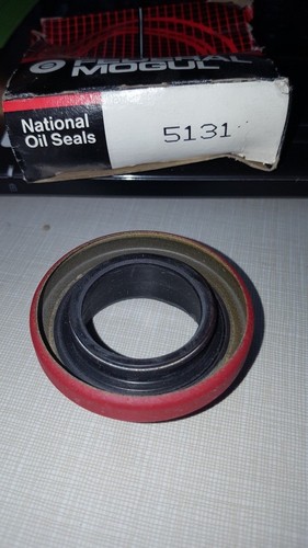 FEDERAL MOGUL OIL SEAL 5153 NEW - Picture 1 of 2
