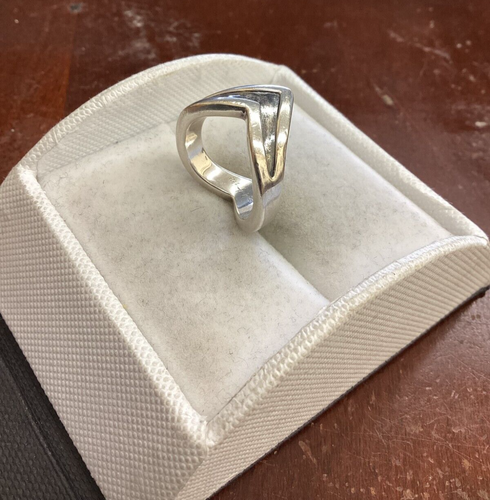 Elizabeth And James Sterling Silver Ring - Picture 4 of 7