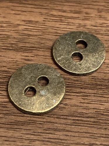 Paquete de 10 botones antiguos de metal real latón/bronce 11 mm (18L) - Imagen 1 de 4