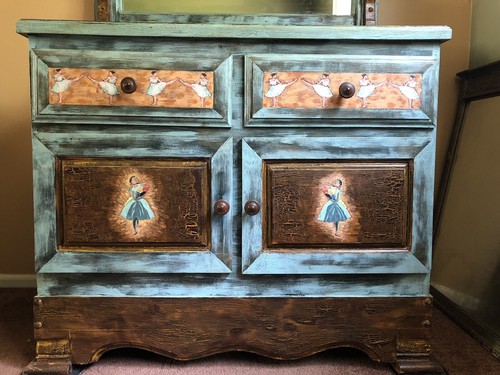 Handcrafted/Hand Painted Ballerina Hutch - Picture 5 of 12