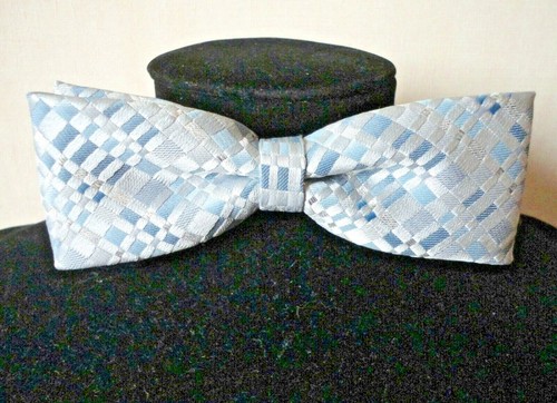 Vintage 80s/90s Men's Grey/Silver Bow TIe. Pre-Tied/Adjustable. Geek Chic. - Picture 2 of 3