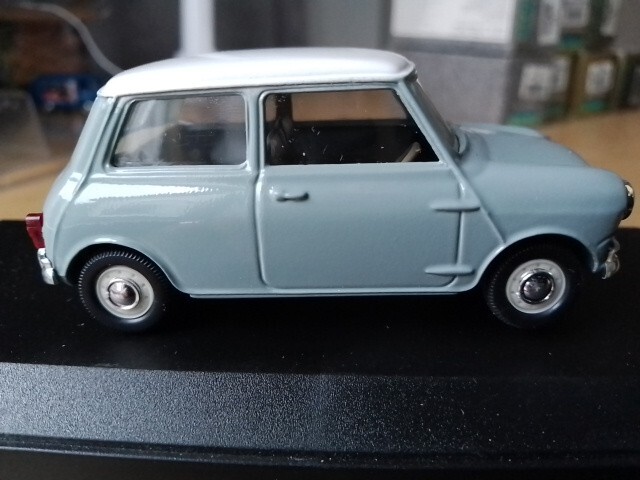 Foto 1 di 9