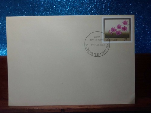 First Day Cover 📮 Flower 1982 📮Newcastle NSW - Picture 1 of 2