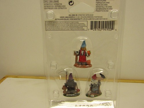 LEMAX Spooky Town Set of 3 SKELETON GARDEN GNOMES #14832 2021 FREE SHIPPING - Picture 3 of 6