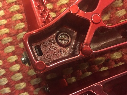 05 06 Honda CBR 600RR rojo caramelo recubierto de polvo clavijas de pasajero reposapiés - Imagen 7 de 12