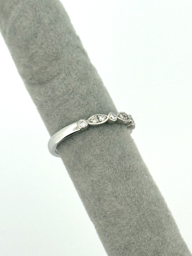Beautiful Platinum Diamond Ring Size: 7 .32tcw - Picture 4 of 8