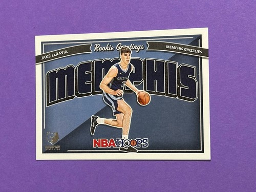 2022-23 Panini NBA Hoops Jake LaRavia Rookie Greetings #19 Memphis RC (F) - Imagen 1 de 2