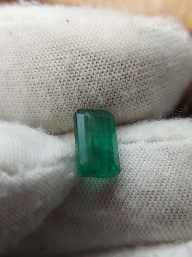 Radiant Emerald Gemstone - Faceted Natural Green Beryl 2.65 CTS - Picture 6 of 10