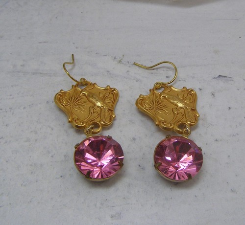Pendientes de estrás alemán rosa estilo dorado estilo vintage para pájaros tropicales - Imagen 6 de 6