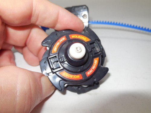 V3 Wolborg 3 + stickers Black Beyblade HASBRO OLD GENERATION - Picture 4 of 6