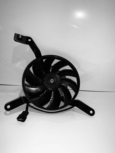 Triumph Street Triple 675 2007 2008 2009 2010 2011 2012 ventilador refrigeración - Imagen 1 de 2