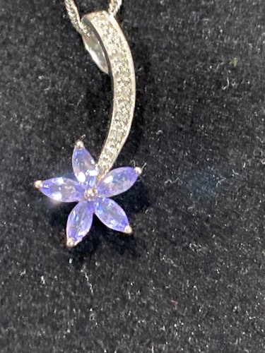 14K Gold Necklace W/Tanzanite Flower & Diamond Accents Pendant 17.5" 2.71 grams - Picture 4 of 12