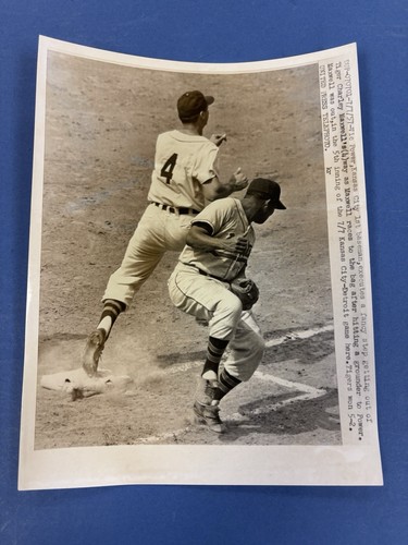 1957 Vic Power Charlie Maxwell Original 6x9 Newspaper Wire Photo Detroit K.C.