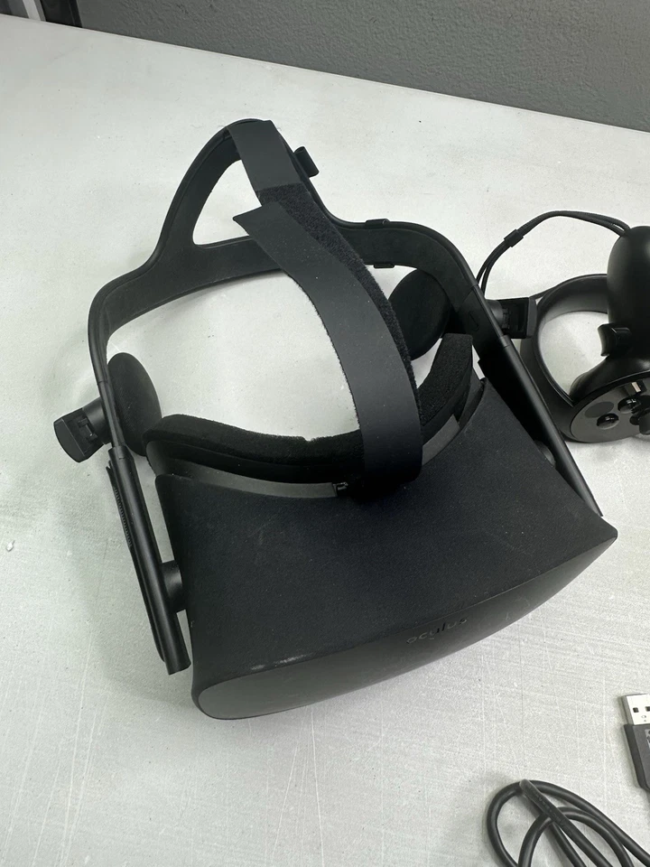 Meta Oculus Rift VR Virtual Reality Headset System - Black *INCOMPLETE READ* - Image 3 of 4