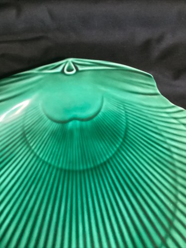 Vintage Wedgewood Etruria & Barlaston Green Majolica Shell Plates - Picture 9 of 17