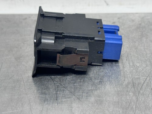 1992-1995 Honda Civic OEM Hazard Switch Button Assembly - Picture 4 of 8