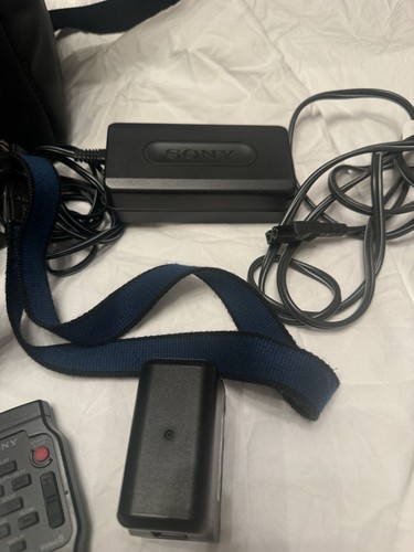 SONY VIDEO 8 XR HANDCAM VISION Model CCD-TRV25 w/ Accessories - Picture 6 of 11