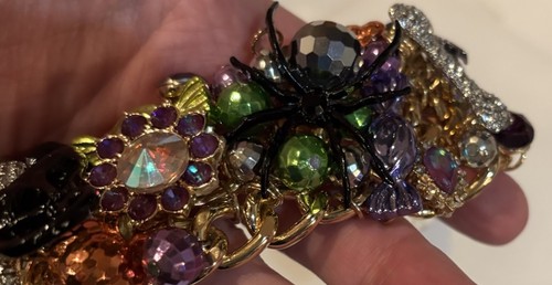 Betsey Johnson Halloween Charm Knebelarmband Katze Spinne Süßigkeiten Knochen Glitzer - Bild 17 von 18
