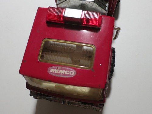 Vintage Remco Pressed Steel Rescue Fire Truck, 13" Long For Restoration - Picture 5 of 5