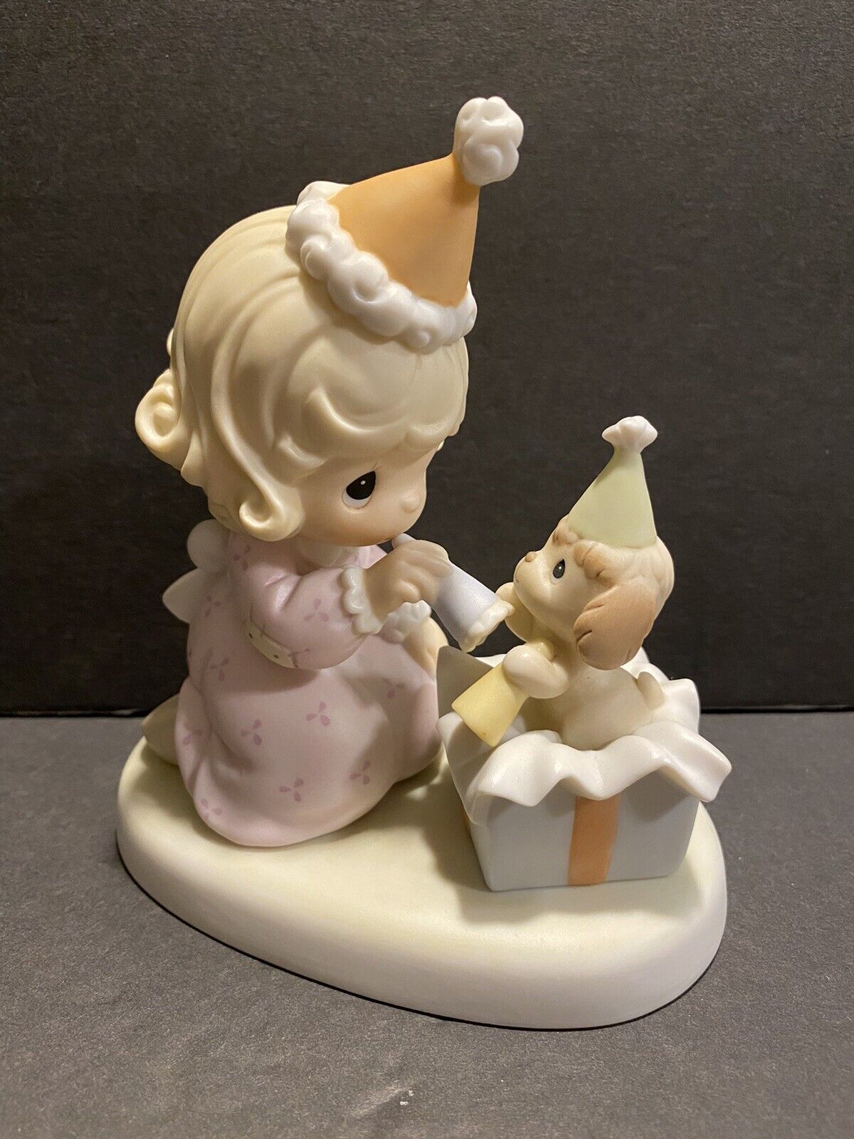 Precious Moments Wishing You a Birthday Full of Surprises 2000 795313 Figurine!