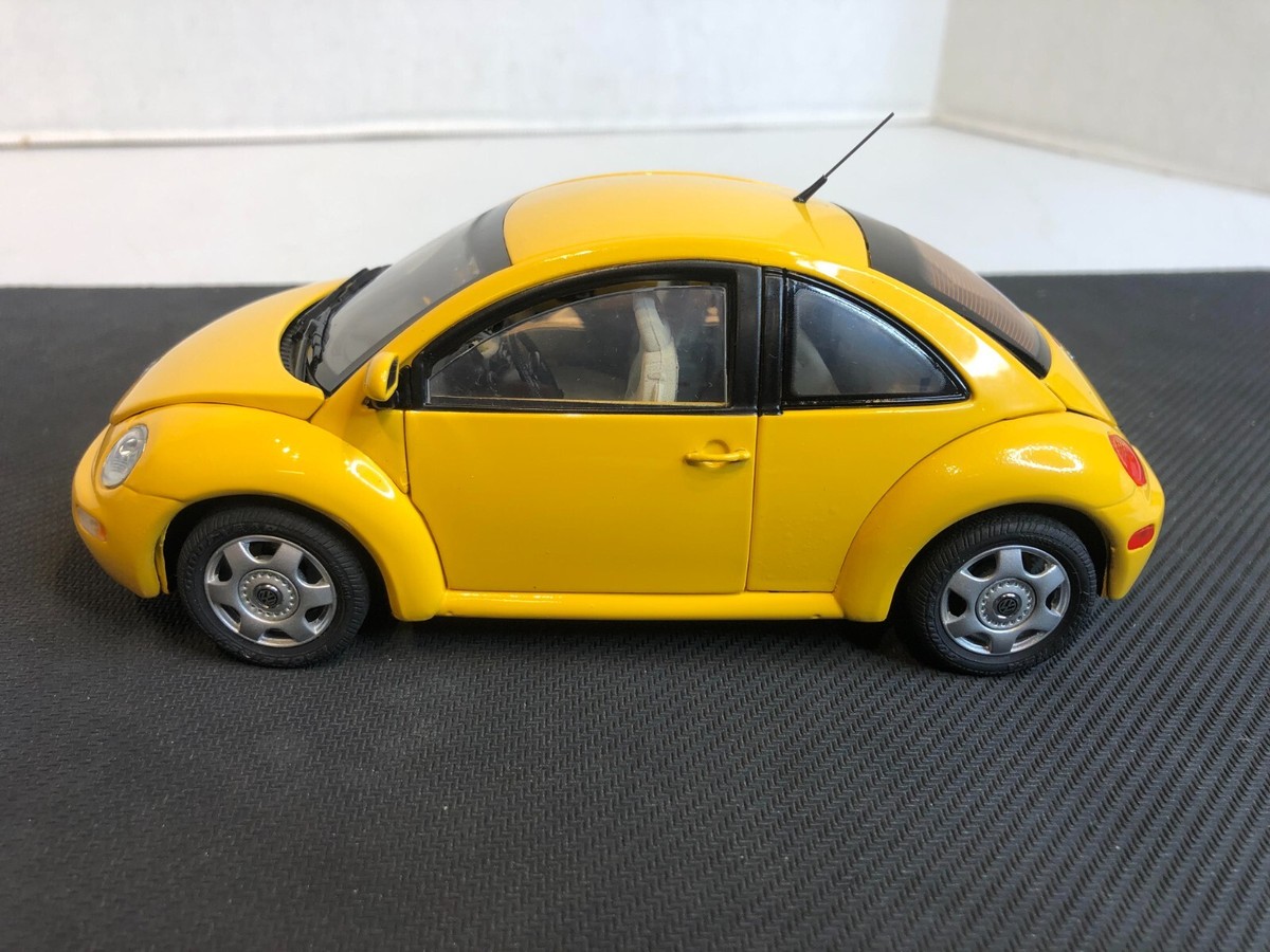 Franklin Mint 1:24 2000 Volkswagen Beetle (Millennium