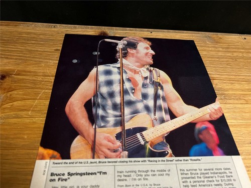 1985 MAGAZINE PRINT PHOTO CLIPPING/SONG LYRICS OF BRUCE SPRINGSTEEN I'M ON FIRE - Picture 1 of 2