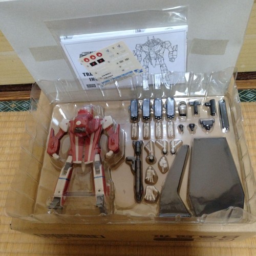Toynami Macross VF-1J Milia Exclusive Battroid Valkyrie Transformation Figure - Picture 8 of 8