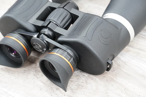 Celestron Binoculars Skymaster Pro 15X70 - Picture 8 of 12