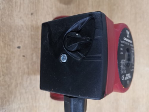 GRUNDFOS UPS 15 - 60 / 130 CENTRAL HEATING PUMP - Picture 2 of 8