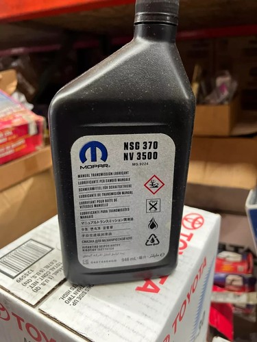 Jeep Dodge Chrysler Ram Manual Trans Lubricant NSG370/NV3500 Mopar 4874464ac 1QT - Bild 2 von 2