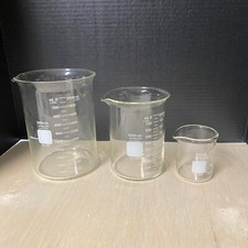 3 Pyrex Griffin Beakers 2000ML 1000ML 250ML Excellent Condition