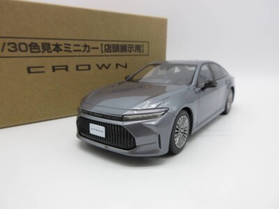 TOYOTA CROWN BEYONDミニカー　1/30 トヨタ クラウン ミニカー CROWN BEYOND プレシャスシルバー 1