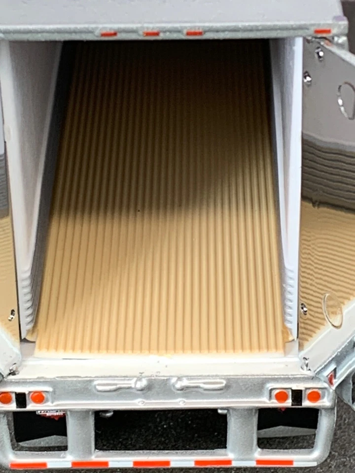 1/64 DCP WHITE WABASH 53' ARTICLITE TANDEM AXLE TRAILER W/ THERMO KING REEFER - Image 3 of 4