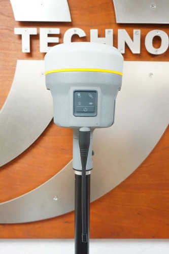 Trimble R12 & R12i GPS Glonass Beidou Galileo RTK Base Rover Kit w/ TSC7 Access - Picture 12 of 13