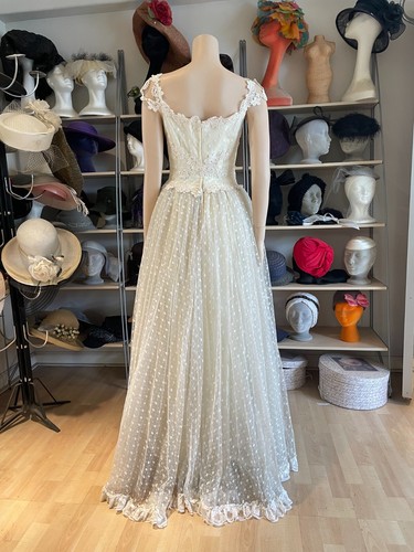 Vintage Lace Wedding Dress, Satin Underlining + Touille, Brocade Appliqués - Picture 3 of 10