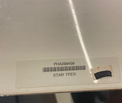 STAR TREK Photo - Spock, Kirk and the Enterprise, 1967/8 Reedition - Picture 3 of 3