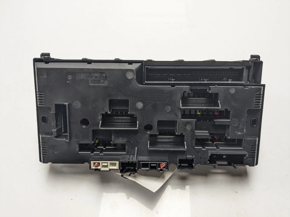 BMW X3 F25 FUSE BOX MODULE 2013 8002378  - Image 4 of 4