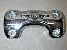 Harley Davidson Softail Deluxe FLSTN OEM 55903-05 Handlebar Riser Upper Clamp 