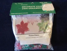 NIP Vintage The Beadery Crystal Red Gold Star Snowflakes Beaded Ornament Kit. Ss