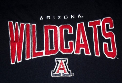 Arizona Wildcats Embroidered Logo Mens T-Shirt sz. Medium New Ncaa - Picture 2 of 4